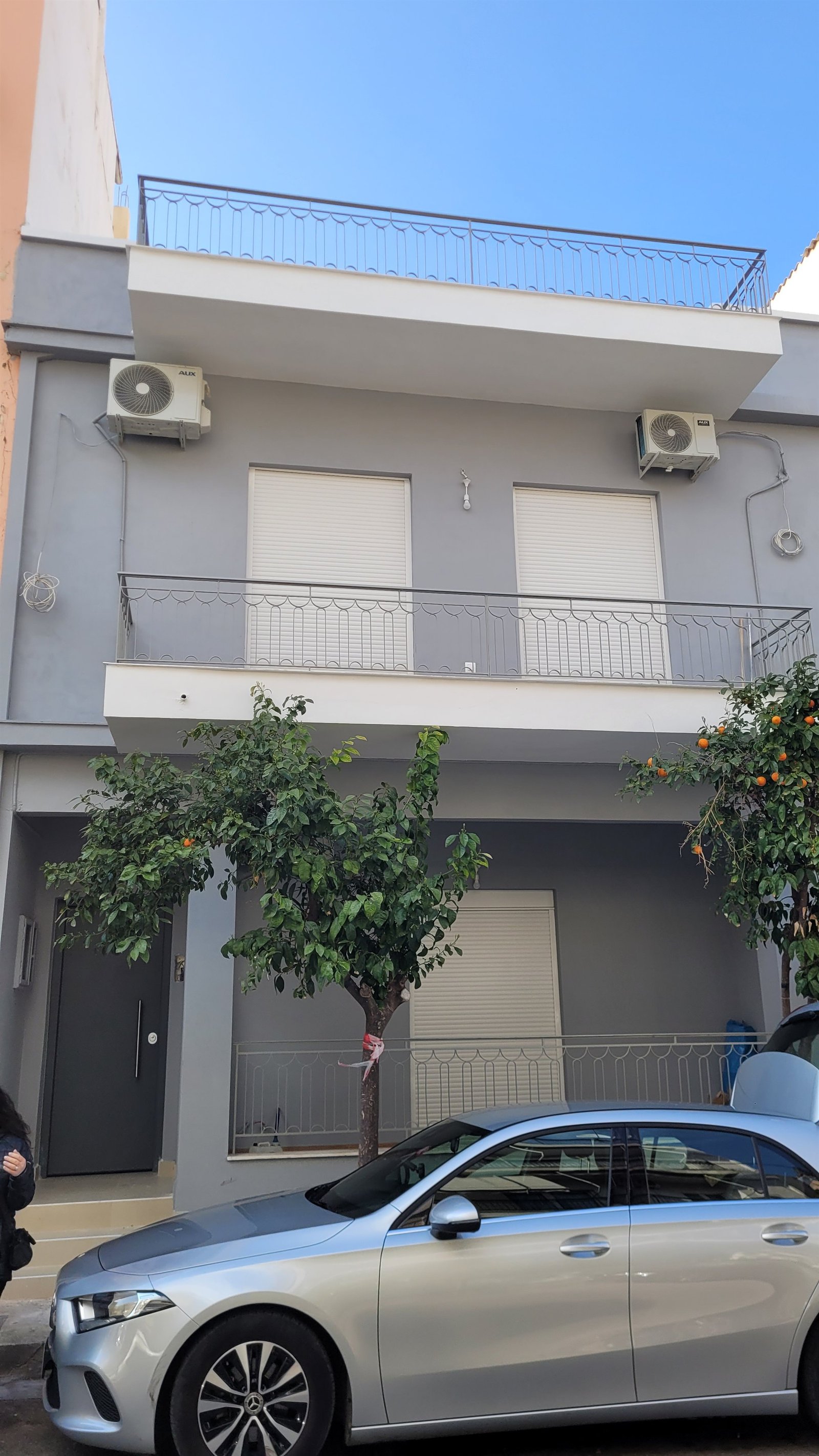 Magnisias 72 exterior